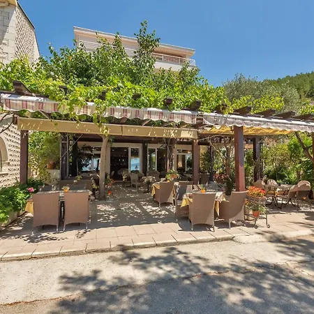 Hotel Hani Drvenik (Split-Dalmatia)